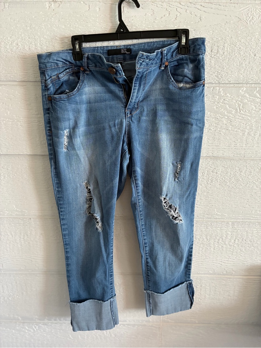 1822 Denim Light Blue Relaxed Distressed Cuffed Jeans